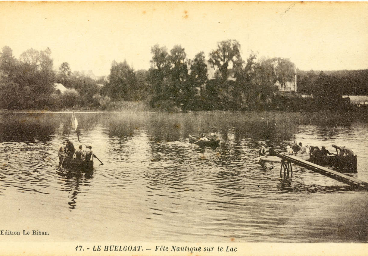 Une photo du lac dHuelgoat vers 1906.(collection personnellle)